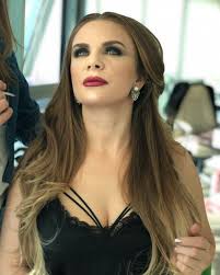 Marcela fota, celebra interpreta de muzica populara, isi are radacinile din comuna melinesti, judetul dolj. Galerie Foto IndrÄƒgita Marcela Fota O MireasÄƒ SuperbÄƒ