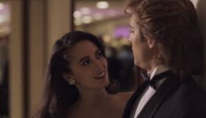 La serie es una serie de televisión biográfica de 2018 basada en la vida del cantante mexicano luis miguel, con diego boneta en el papel protagonista. Luis Miguel La Serie 1x04 Quien Es Sofi La Historia De Stephanie Salas Temporada 1 Capitulo 4 Telemundo Netflix Tv Espectaculos La Prensa Peru