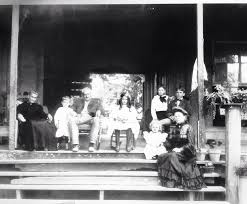 My great grandfather's dog trot house. My grandfather was born here. He had  left home by that time. Gilbert, Franklin Parish, Louisiana, about 1903.  From the left: Susan Tullia (Richardson) Kelly, Gaulden,