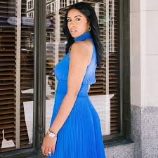 In 1986, oprah winfrey became the first black female host of a nationally syndicated daily talk show with the premiere of the oprah winfrey show. Kyra Robinson Full Biography Age Education Income Husband Trending Net Nepal Social Media Awards Celebs Biography