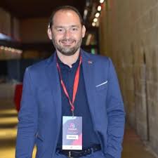 Nella vita privata è sposato con anna maria e la coppia è genitore di due figli: . The Cr7 Timeline On Twitter 18h Gianluca Di Marzio Italian Journalist I Would Give The Golden Ball To Cristiano Ronaldo He Puts Selflessness In Every Training And He Is An Example For