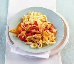 Hahnchen Paprika Geschnetzeltes Rezept Paprika Geschnetzeltes Geschnetzeltes Rezept Essen