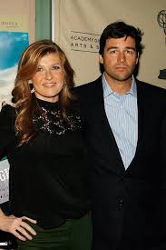 Thank Kyle Chandler Connie Britton For The Taylors Staying Together On Friday Night Lights Connie Britton Friday Night Lights Celebrity Entertainment