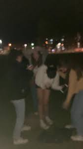Fun Friends Oval Vibes Night Dance Video 2020 Cift Resimleri Fotograf Fotografcilik