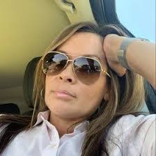 Laura Lindquist's Instagram, Twitter & Facebook