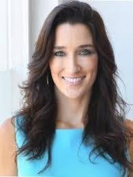 Janelle Lyons's Instagram, Twitter & Facebook