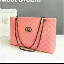 Warna lavender merupakan pilihan warna yang populer di kalangan wanita berambut terang, namun sentuhan gelap yang terlihat dalam penampilan bergaya ini begitu mempesona. Preorder 2 3mggu Beg Channel Warna Silver Gold Hitam Putih Pink Peach Merah Merah Gelap Biru Gelap Kuning Purple Harga Rm40 Free Postage Ss Rm6 Whatsapp 0139971878 Women S Fashion On Carousell