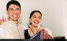 Actress madhuri dixit family members with husband shriram madhav nene, sons, father madhuri dixit's husband dr sriram madhav nene says that he hasn't watched many films starring madhuri. Madhuri Dixit And Sriram Nene S Anniversary Posts For Each Other Are Pure Love