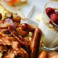 Häppchen mit eiern und bacon. Trend Brunch Ideen Fur Ein Perfektes Fruhstuck Stern De