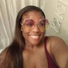 Shenequa Smith's Instagram, Twitter & Facebook