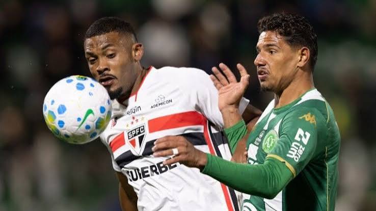 S&atilde;o Paulo perde para Chapecoense e chega h&aacute; dez jogos sem vencer no Brasileiro