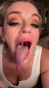 it needs to suck onto something big : rTonguesXXX