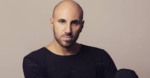 Uol, a maior empresa brasileira de conteúdo, serviços digitais e tecnologia com vários canais de jornalismo e diversas soluções para você ou seu negócio. Who Is Vincenzo De Lucia Private Life And Career All About The Italian Imitator Ruetir