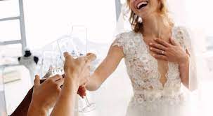 Maybe you would like to learn more about one of these? Brautkleid Gebraucht Kaufen So Strahlst Du Im Secondhand Hochzeitskleid