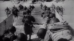 Le 6 juin 1944, une immense armada composée de milliers de navires de guerre partis des côtes d'angleterre accostait sur les côtes normandes dans le sens inverse de guillaume le conquérant (1066) venu quelques siècles auparavant imposer son hégémonie sur la paysannerie et sur. 6 Juin 1944 Le Jour J Archives Video Et Radio Ina Fr