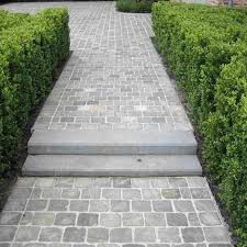 Pin By Alison Rosenbaum On Hardscape In 2020 Driveway Landscaping Garden Paving Garden Steps