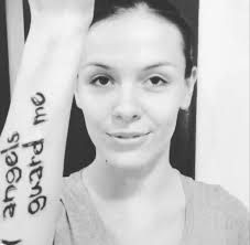 Украинский телеведущий анатолий анатолич показал в instagram татуированный торс. Erika Udivila Ocherednoj Tatuirovkoj Foto Glamurchik Tochka Net