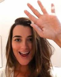 Hey everyone! I have a small favor to ask if anyone has the time. I would  love to make a lovely scene from LO with Persephone and Hades into stained  glass. Just