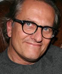 Aksjonister troppet opp i oppgangen til Raymond Johansen og hengte opp  plakater: «Raymond, slutt å ødelegge for byens innbyggere!»