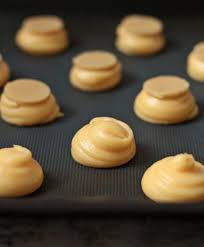 How To Make Choux A La Creme Aka Homemade Classic French Cream Puffs These Delicious Sweet Treats Are Made Fr In 2020 Cream Puff Recipe Cream Puffs French Cream Puff
