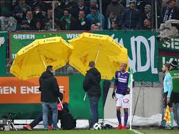 Die wiener austria hatte, wie schon im herbst, große probleme gegen den ball. Uberblick Uber Vorfalle Mit Fans Von Rapid Wien Fussball Vienna At