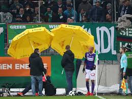 Das wiener derby zwischen sk rapid wien und fk austria wien erhitzt trotz der bereits 330. Nach Derby Sektorsperre Und 100 000 Euro Strafe Uber Rapid Wien Verhangt Fussball Vienna At