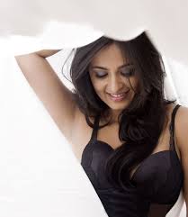 Free for commercial use no attribution required high quality images. Anushka Shetty Cleavage Show Stills Latest Indian Hollywood Movies Updates Branding Online And Actress Gallery