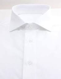 Cette chemise pour homme libertin peut se porter avec un jeans ou avec un costume de façon plus habillé. Une Chemise Col Italien Pour La Fete Des Peres