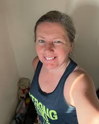 Total body barre with Elise today. Holy all the burn everywhere during that  one 😂 I've been so inconsistent this week which is so unlike me: my stiff  neck didn't help at