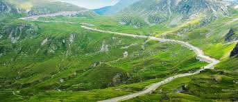 Zapada depusa pe carosabil ajunge la cinci centimetri. Transalpina Spremunte Ro