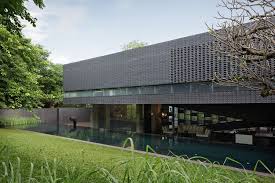 Sichtbeton Holz Flachdachhaus Rasenflache Pool Garten Terrasse Uberdacht Sichtbeton Flachdachhaus Architektur