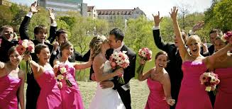 Aktuell sind haarbänder mit blumen im boho vintage stil besonders angesagt. Die Braut Brautkleid Accessoires Und Trauzeugin