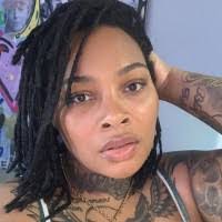 Cecelia Austin's Instagram, Twitter & Facebook