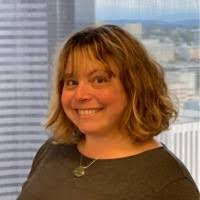 Kelly Stone's Instagram, Twitter & Facebook