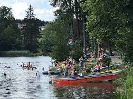 Am nachmittag kommt regen auf. Parkplatze Am Ebnisee Am Sonntagnachmittag 16 08 Wegen Uberfullung Kurzzeitig Komplett Gesperrt Kaisersbach Zeitungsverlag Waiblingen