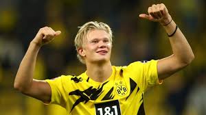 Manchester united live transfer news, team news, fixtures, gossip and injury latest from the manchester evening news. Y5p5fusp1b2enm