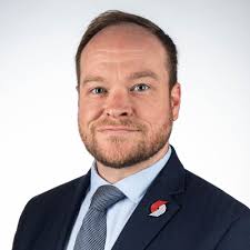 Kevin Lovitt's Instagram, Twitter & Facebook