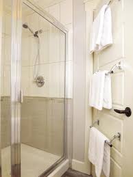 Made from chemical free, recycled reclaimed pallet wood and industrial galvanized piping! Towel Hanging Ideas For Small Bathroom Architecturein