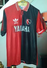 Newell's old boys topper 2010/11 away jersey / camiseta by football fashion staff november 4, 2010 club atlético newell's old boys, known simply as newell's old boys or newell's, is a sports club. Newells Old Boys Home Football Shirt 1994