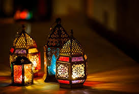 اجمل صور تهنئة رمضان المبارك 2021 خلفيات شهر رمضان إحدى مظاهر الاحتفال التي يحتاجها المسلمين معلنين فرحتهم بقدوم هذا الشهر الكريم، حيث إنهم يفضلون مشاركة هذه الصور على مواقع التواصل الاجتماعي وإرسالها للأقارب. ØµÙˆØ± Ø±Ø³Ø§Ø¦Ù„ ØªÙ‡Ù†Ø¦Ø© Ø¨Ø´Ù‡Ø± Ø±Ù…Ø¶Ø§Ù† Ù„Ù„Ø£Ù‡Ù„ ÙˆØ§Ù„Ø£Ø­Ø¨Ø§Ø¨ 2020 ØªØ±ÙŠÙ†Ø¯Ø§Øª