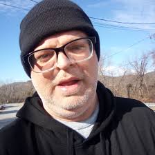 Don't lie are you single😅