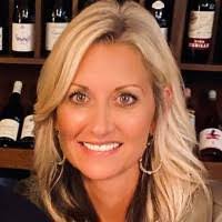 Nikki Schilling's Instagram, Twitter & Facebook