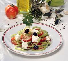 Bulgarischer Schopska Salat Rezepte Bulgarisches Essen Essen Und Trinken