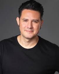 Fernando Estrada's Instagram, Twitter & Facebook