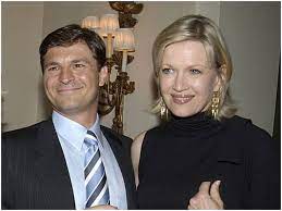 His father was an insurance executive; Hwfabg95tlchrm
