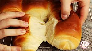 Super Weiche Milchbrotchen Watterollchen Suss Oder Herzhaft Pamuk Rolnice Najmekse M Kochen Und Backen Rezepte Brot Selber Backen Rezept Milchbrotchen