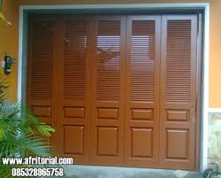 Jika anda penasaran dengan model desain pintu kamar mandi yang banyak digemari, maka anda perlu menyimak ulasan berikut ini. Model Kusen Pintu Rumah Minimalis Ukir Terbaru 2020 Bahan Kayu Jati