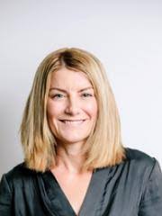 Leanne Donovan's Instagram, Twitter & Facebook