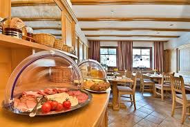 View a place in more detail by looking at its inside. Zimmer Und Appartements Im Haus Munteck In St Anton Am Arlberg Tirol Austria Atmosphere