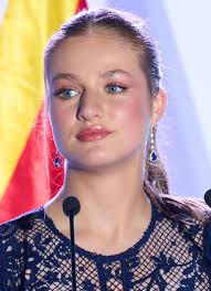 El cambio de imagen de la princesa Leonor para parecer más adulta: de su  nuevo color de pelo a su truco de maquillaje favorito